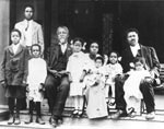 Link to Image Titled: John Van Leu Family